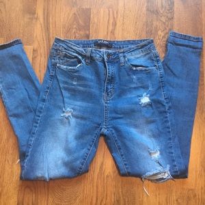 Wax Jean Distressed Size 9